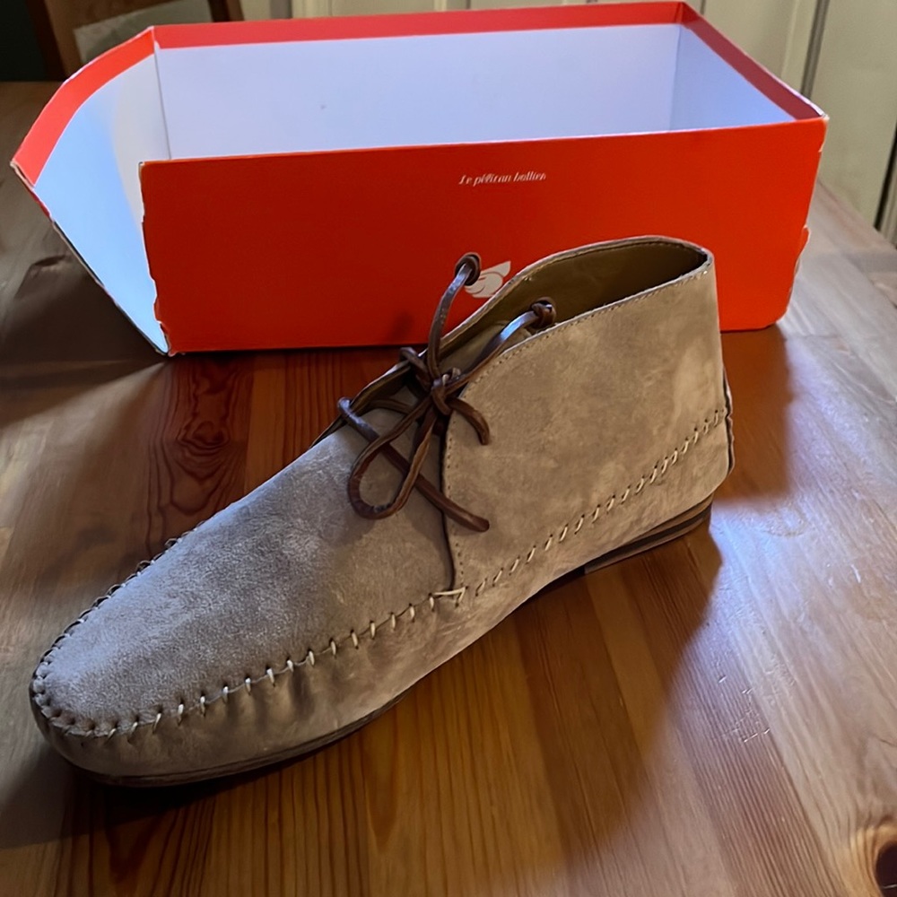 Le Marabout champagne suede boot